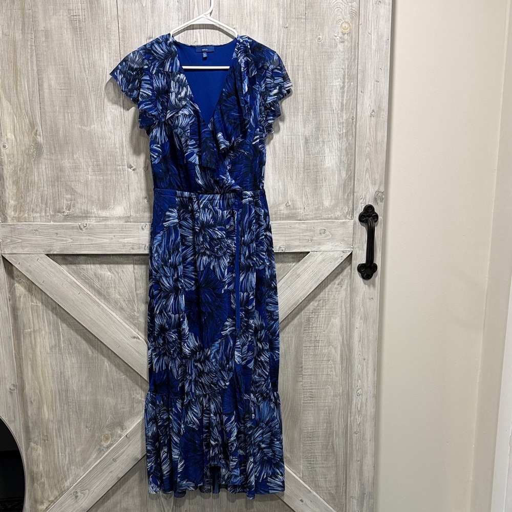 Apt 9 women’s petite M Blue White Black Floral Wrap Maxi Dress S1